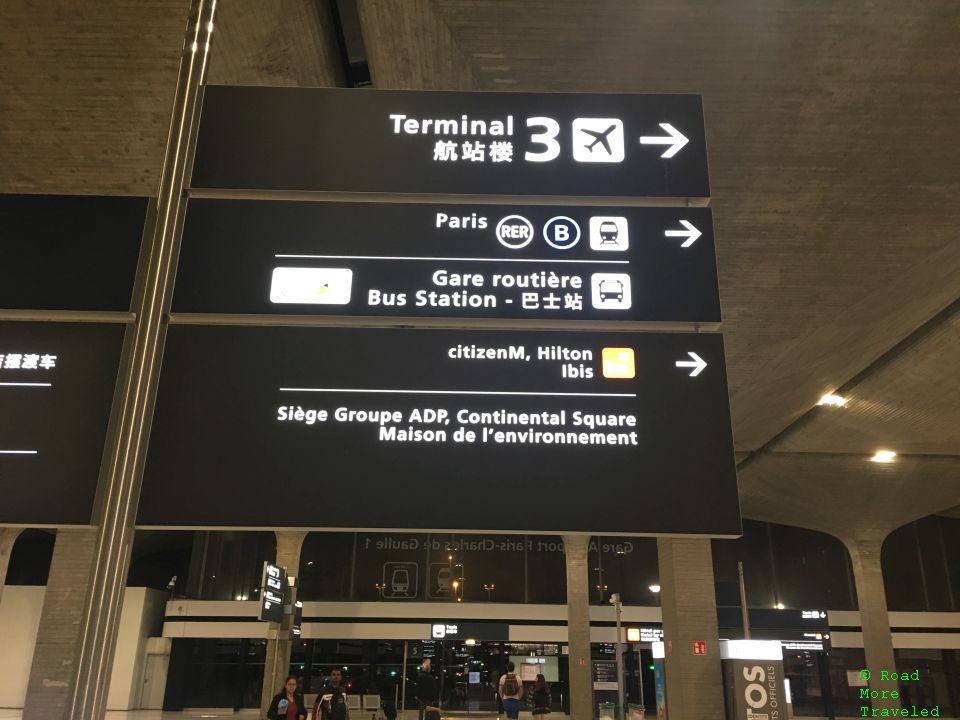 Signage to hotels from T3 CDGVal station