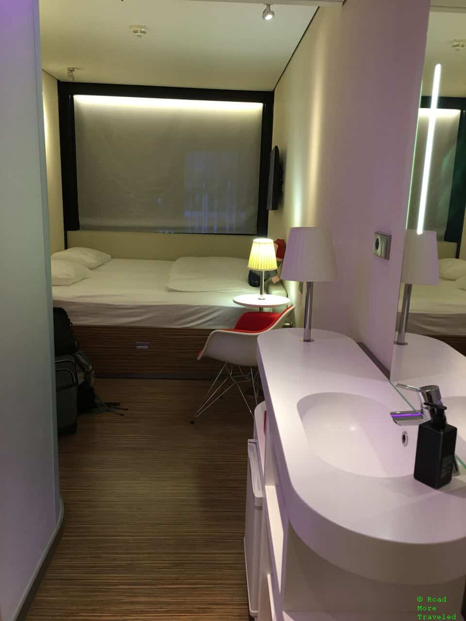 citizenM Paris Charles de Gaulle - guest room