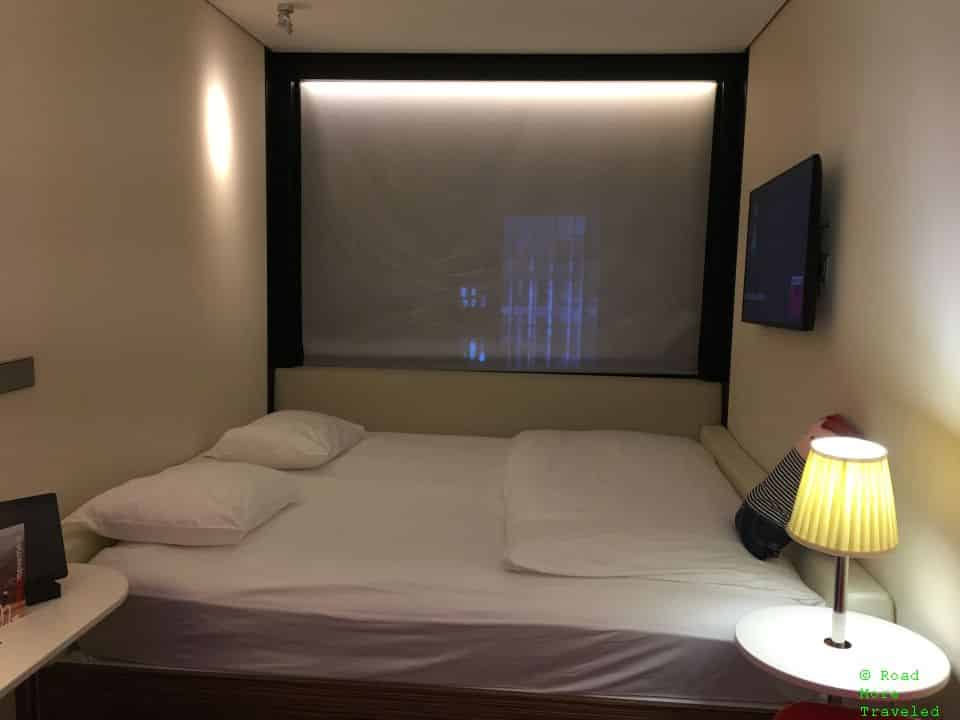 citizenM Paris Charles de Gaulle Hotel bed