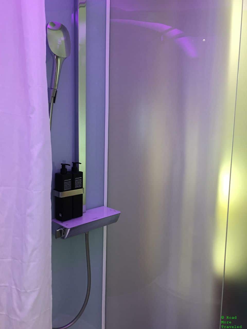 citizenM Paris Charles de Gaulle bathroom