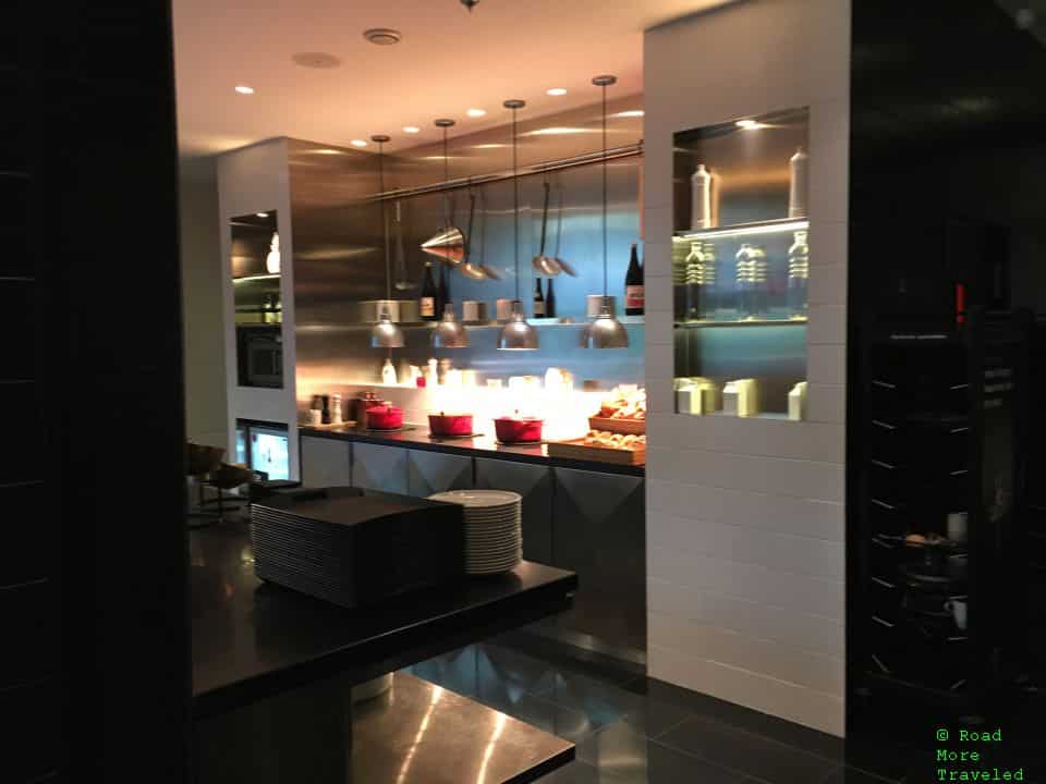 citizenM CDG breakfast buffet