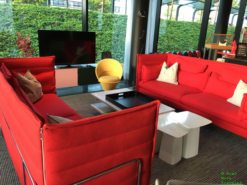 citizenM Paris Charles de Gaulle - lobby