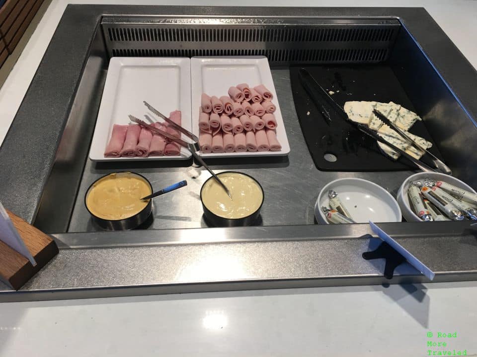 Air France Lounge Paris Terminal 2E Hall L - cold breakfast items