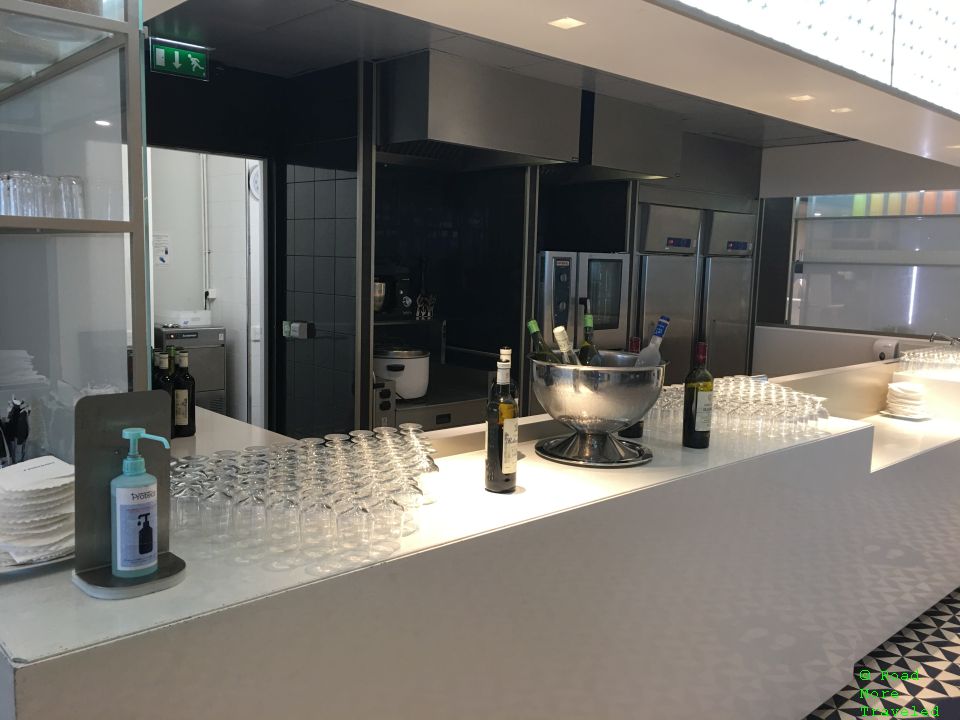 Air France Lounge Paris Terminal 2E Hall L - wine selection and daily special presentation area