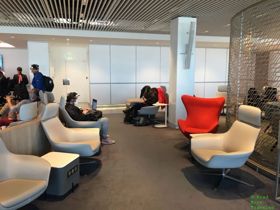 AF Lounge CDG 2E Hall L additional seating