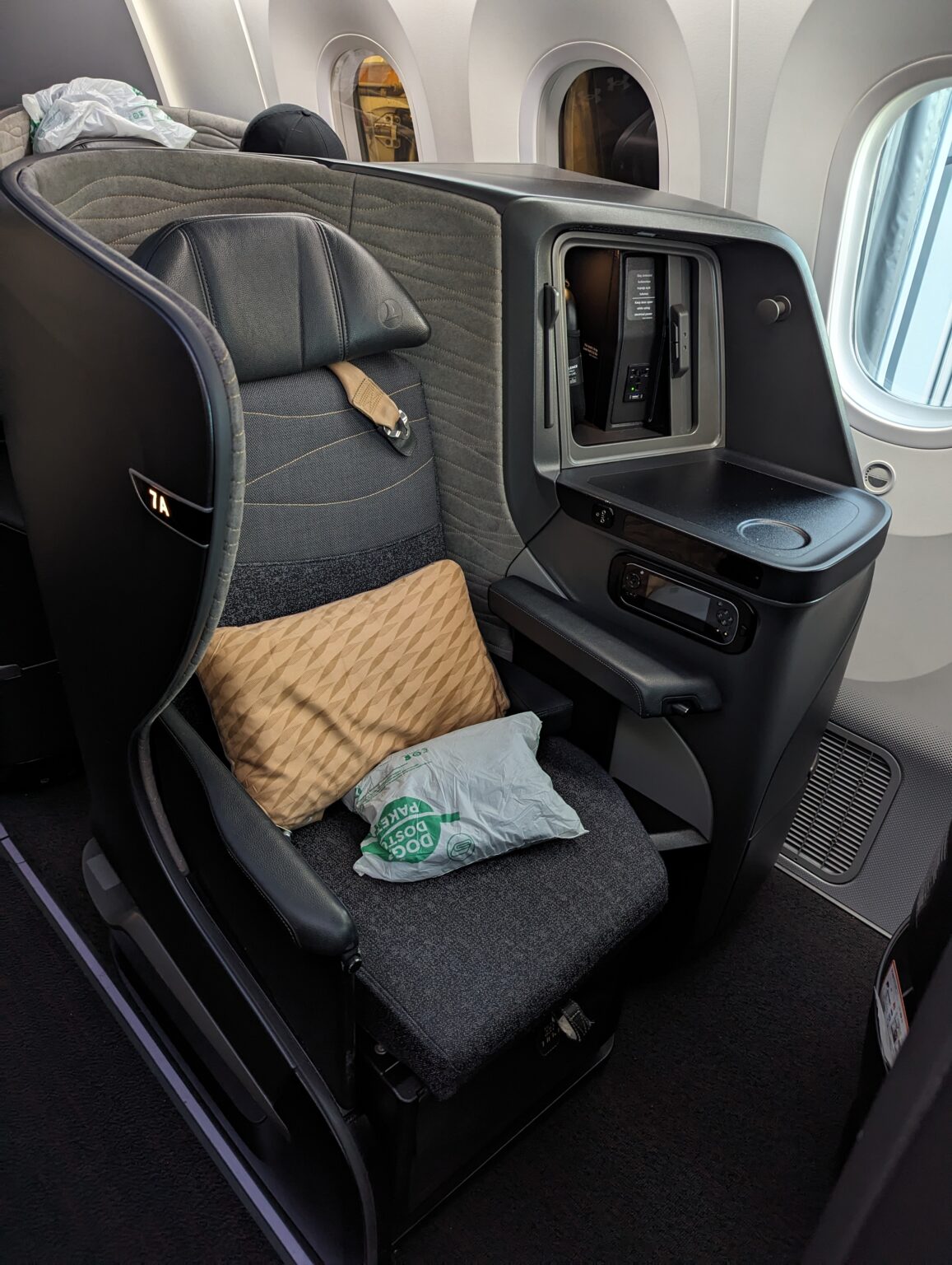 TURKISH AIRLINES BUSINESS CLASS SEATS REVIEW visual data 8