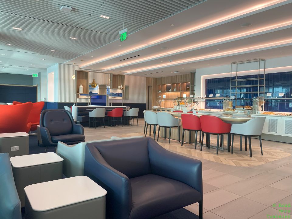 AF Lounge SFO panorama of dining area