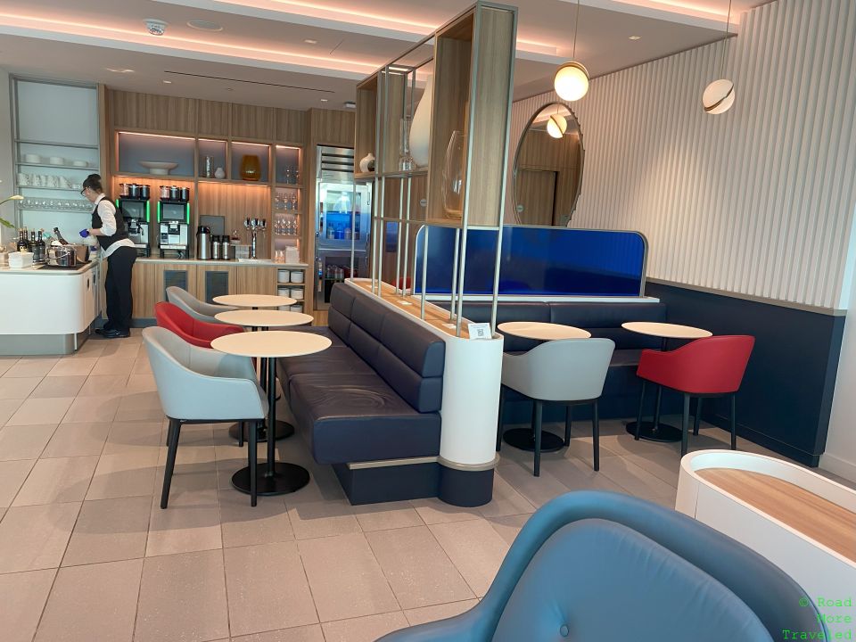 AF Lounge SFO dining area