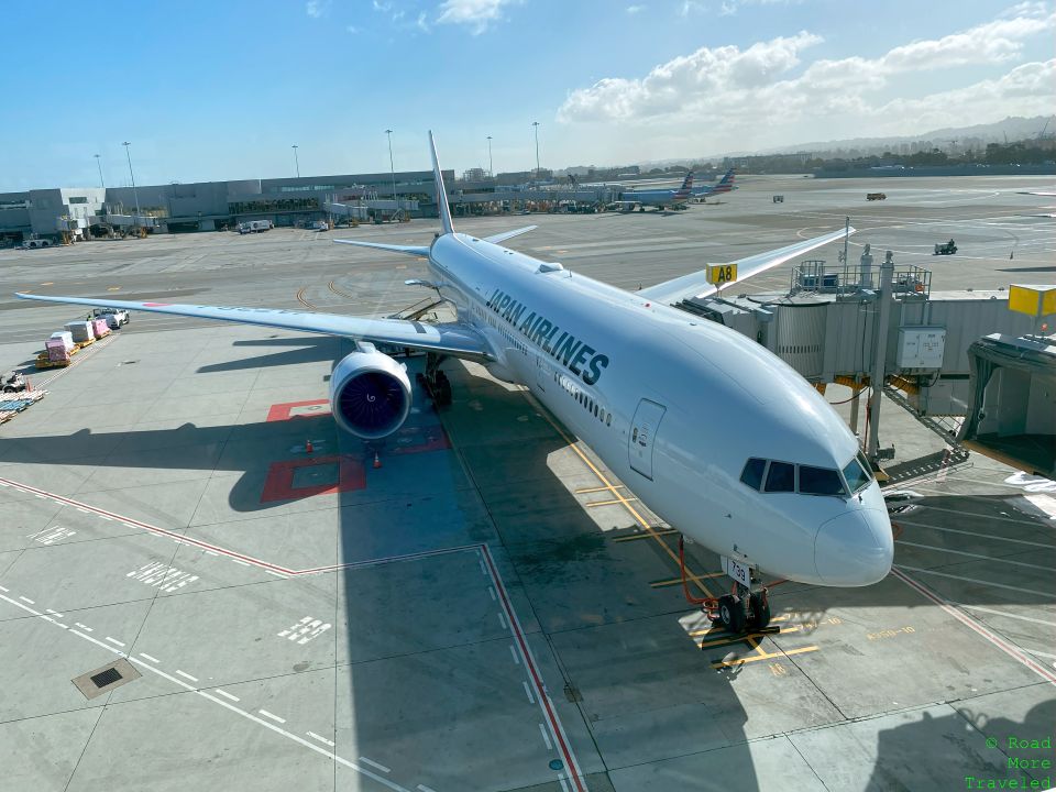 JAL 787 at SFO
