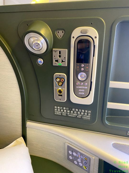 EVA Air B777-300ER Business Class - plugs and IFE controller