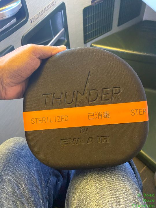 BR 77W Business Class headphones case