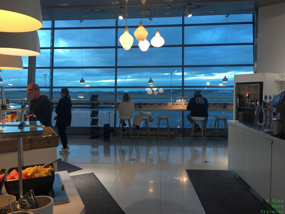 Finnair Lounge Helsinki - Food Market