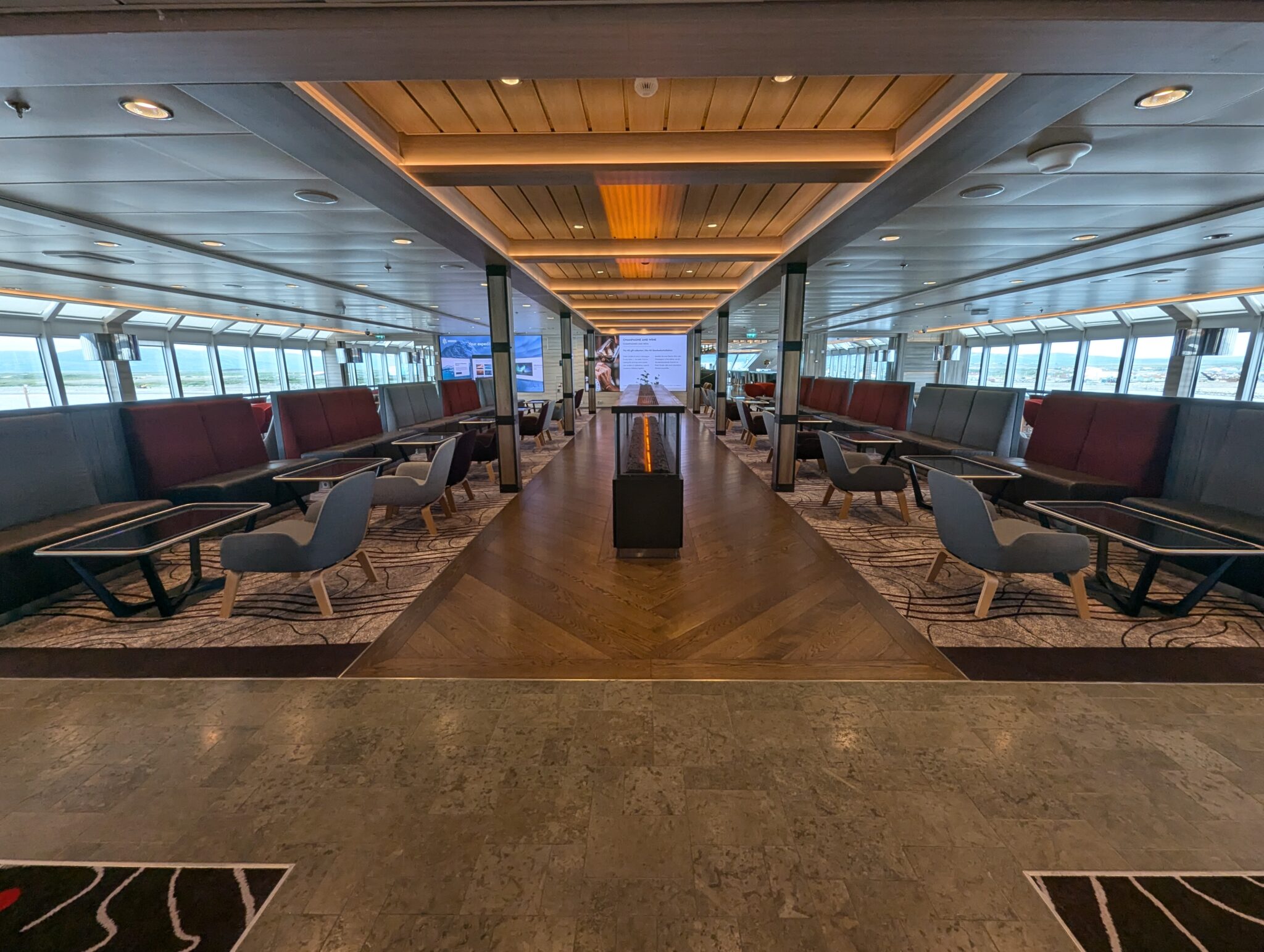 Explorer Lounge roald amundsen