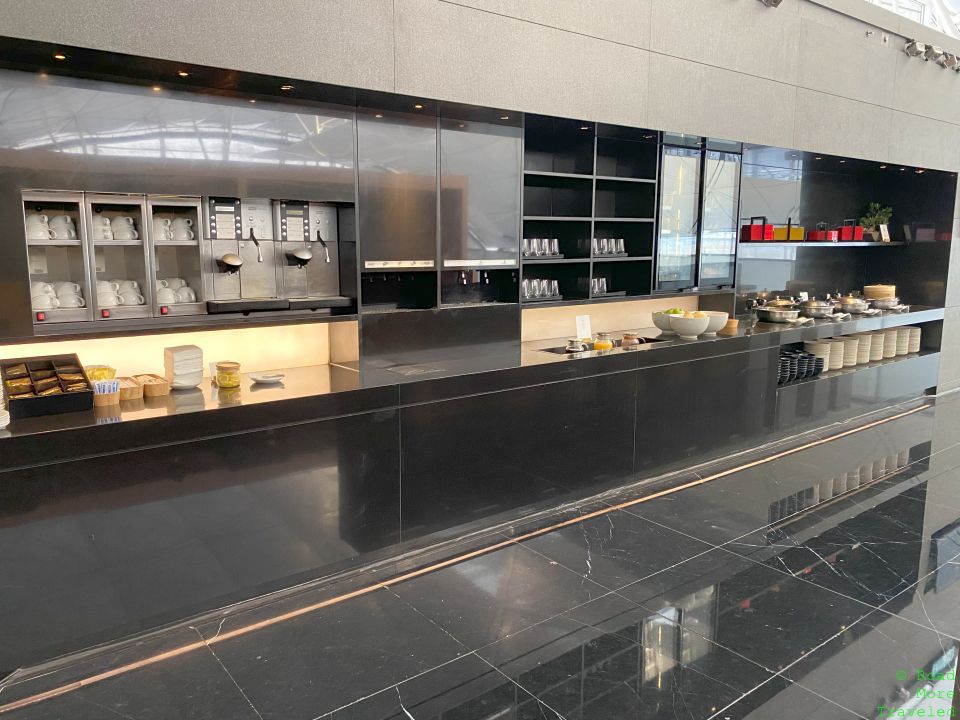 Cathay Pacific The Wing Business Lounge Hong Kong - Noodle Bar buffet and drinks