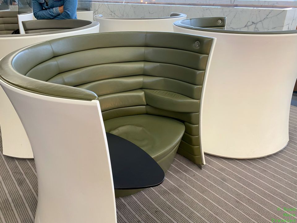 CX The Wing HKG - work pod