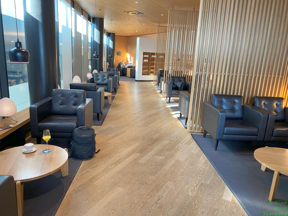 SWISS First Lounge A seating