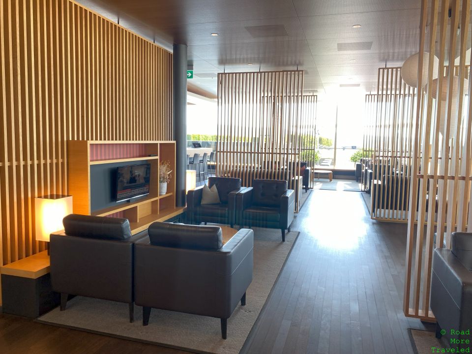 SWISS First Lounge E - seating