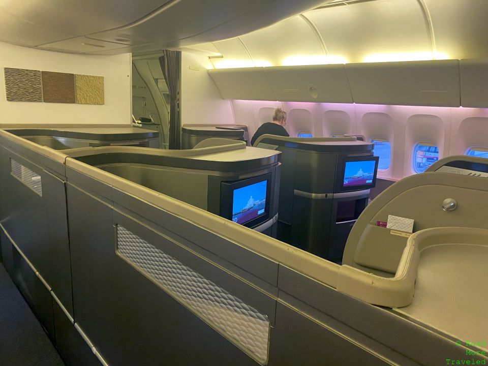 QR B77W First Class cabin