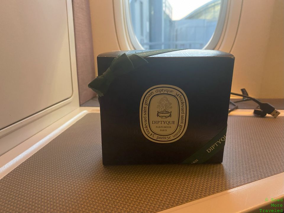 Qatar Airways B777-300ER Business Class - amenity kit