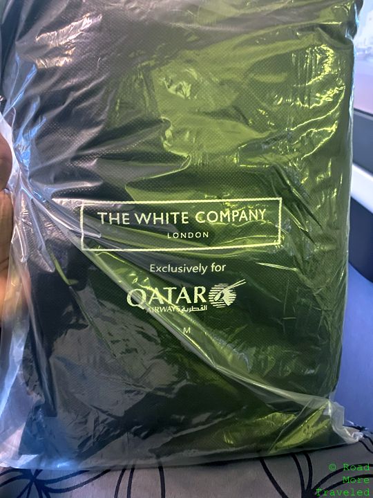 Qatar Airways B777-300ER Business Class - pajamas