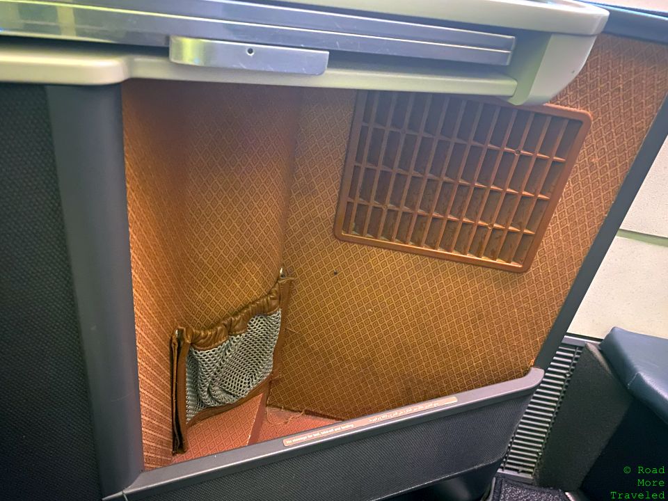 QR B777W J literature holder