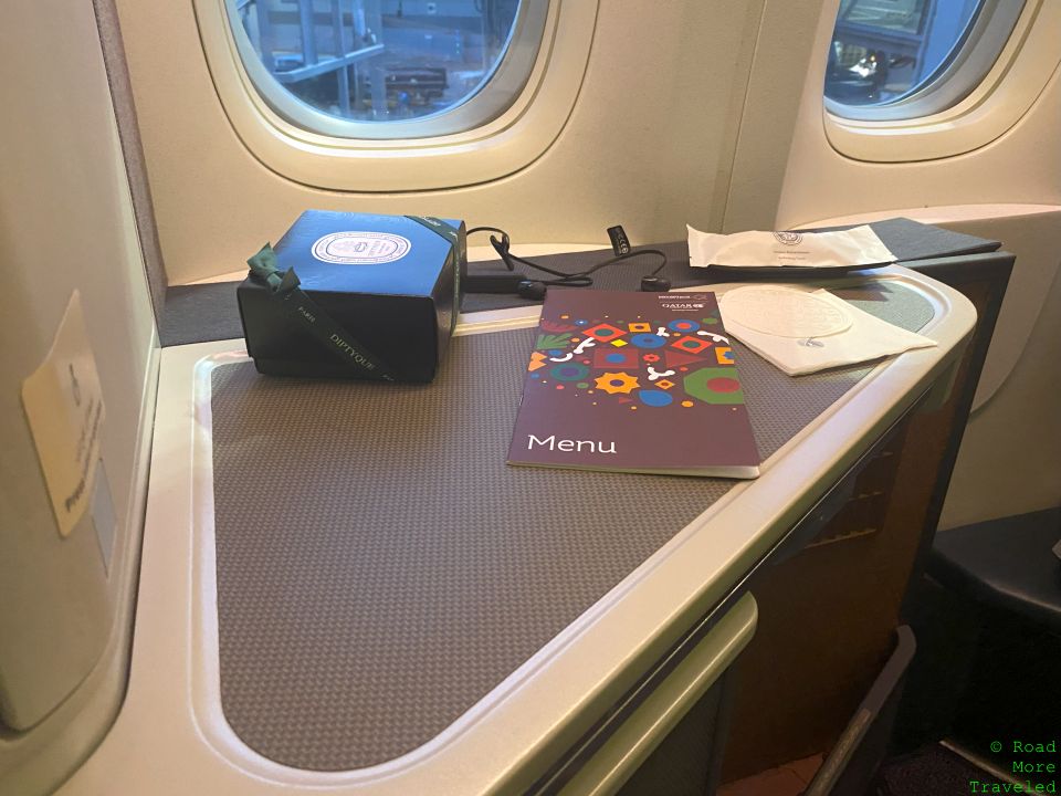 Qatar Airways B777-300ER Business Class - window-ide storage area