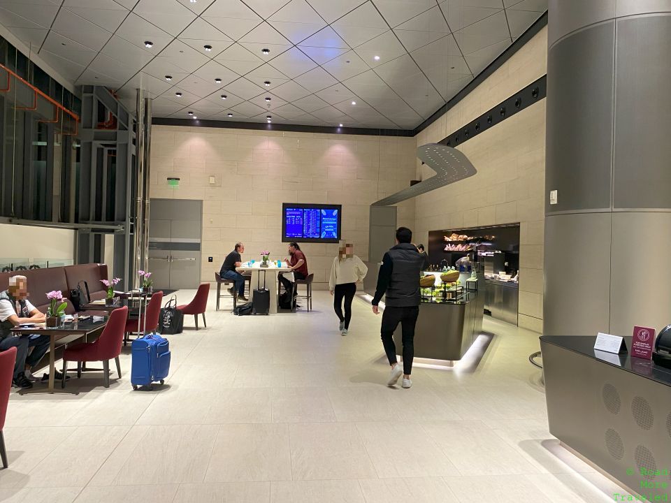 QR Al Safwa Lounge dining area