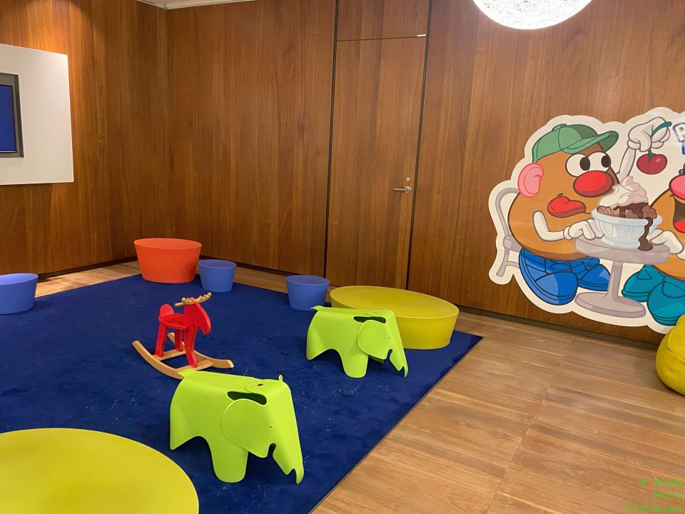 QR Al Safwa Lounge kids room