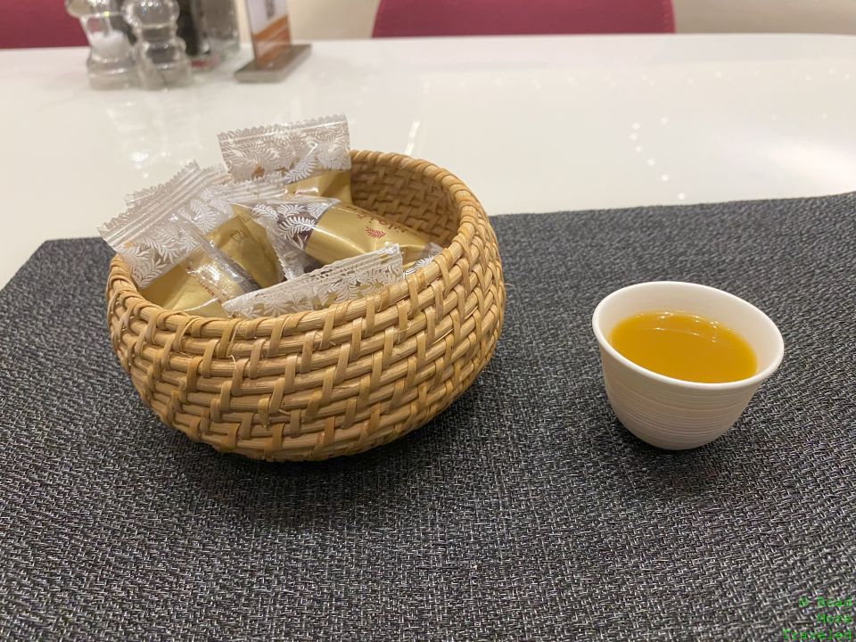 QR Al Safwa Lounge Arabic coffee and dates