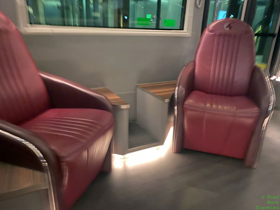 Qatar Airways B737-MAX 8 First Class - remote stand bus