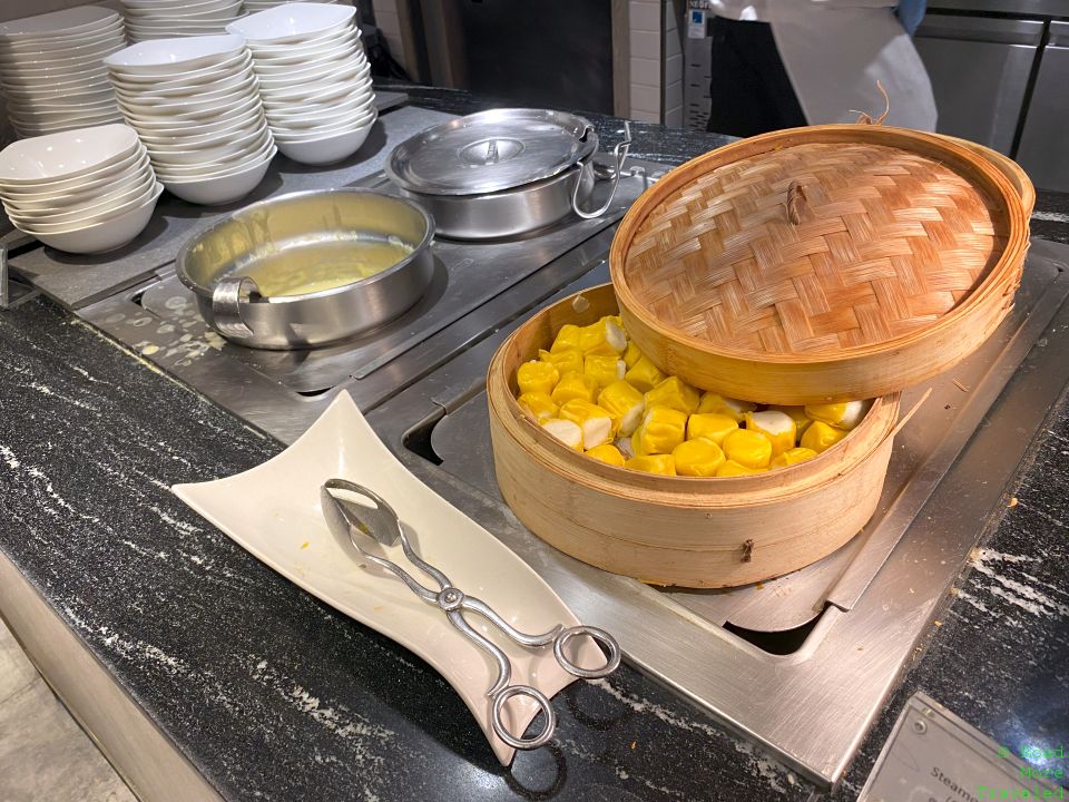 Plaza Premium Lounge HKG Gate 1 - dim sum and soup