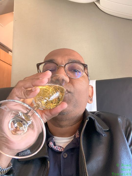 SWISS F champagne selfie