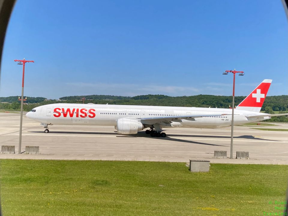 SWISS B77W at ZRH