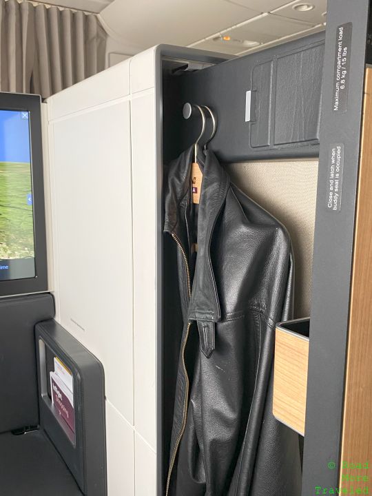 LX B777-300ER F coat storage