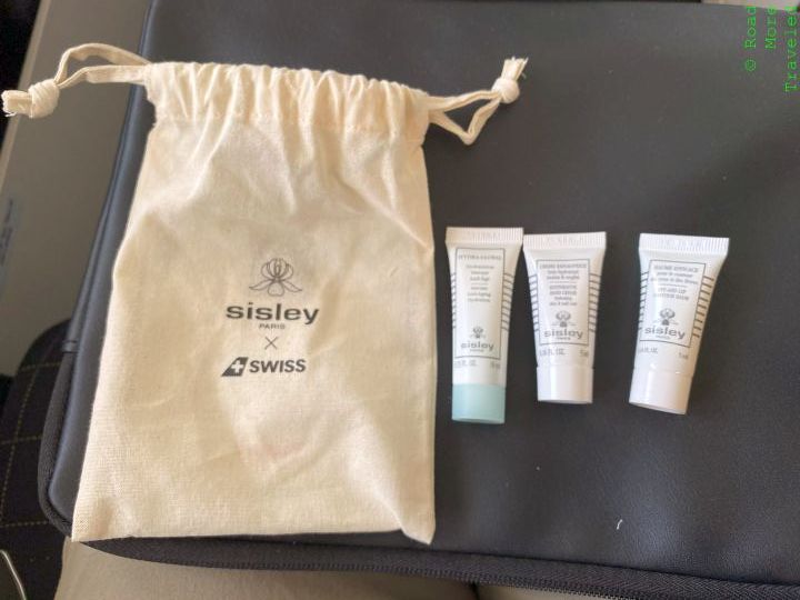 LX B77W F amenity kit contents