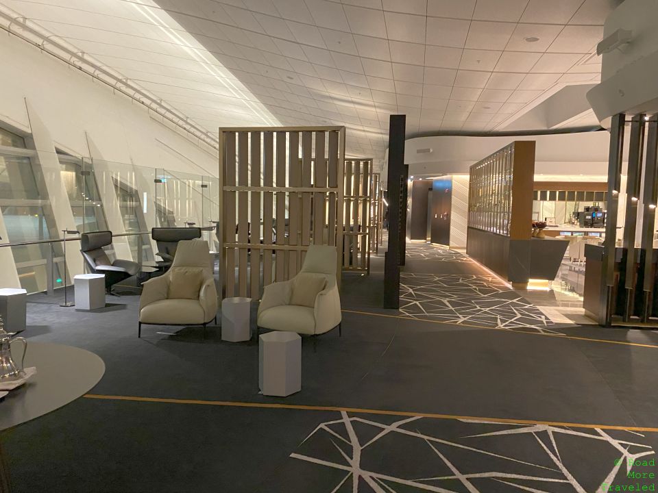 EY F Lounge AUH entry seating