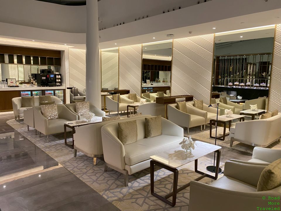 EY F Lounge AUH main seating