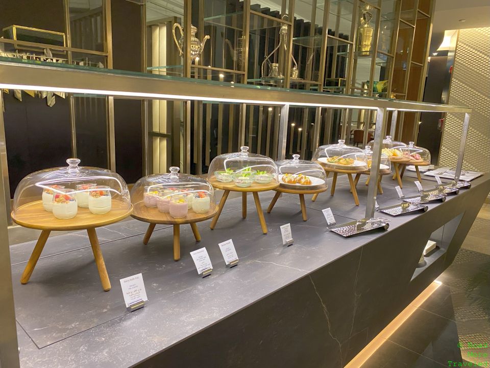 EY F lounge AUH finger foods