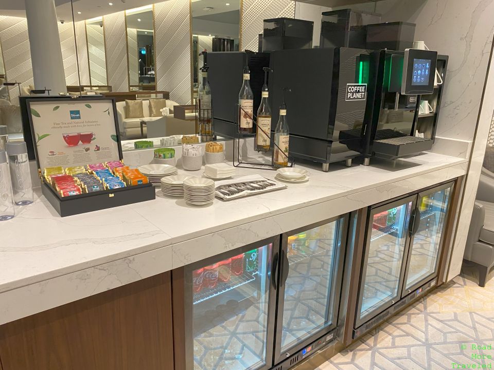 Etihad First Class Lounge Abu Dhabi - coffee, tea, and soft drinks