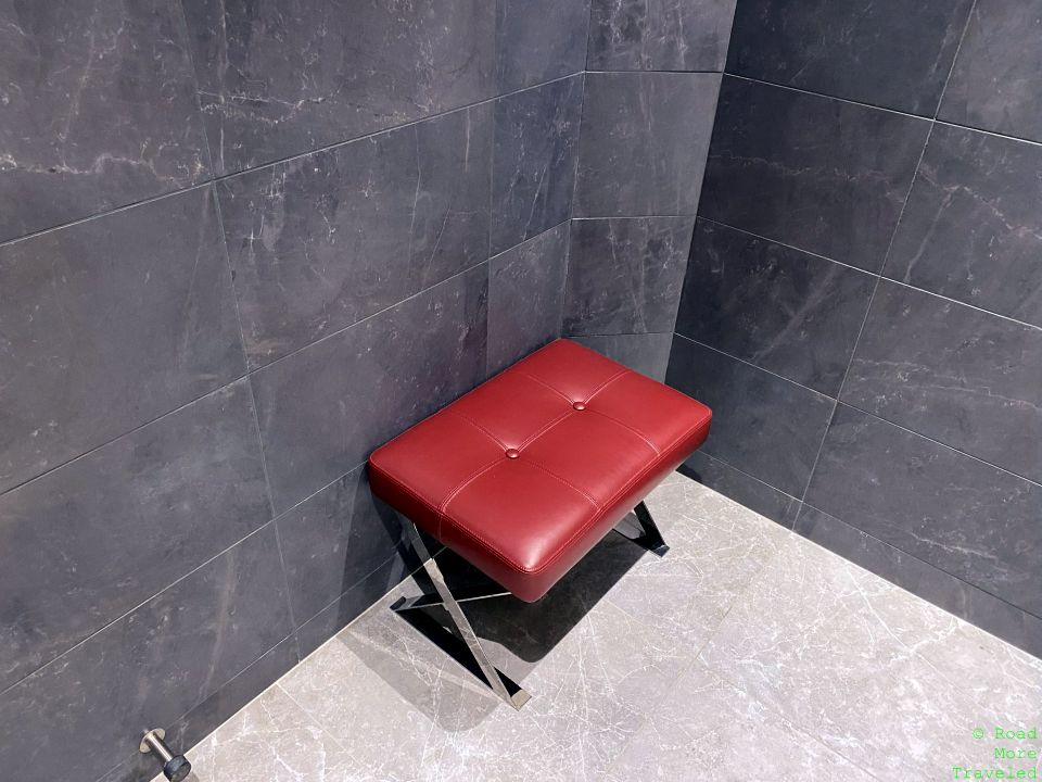 EY F lounge AUH vanity stool