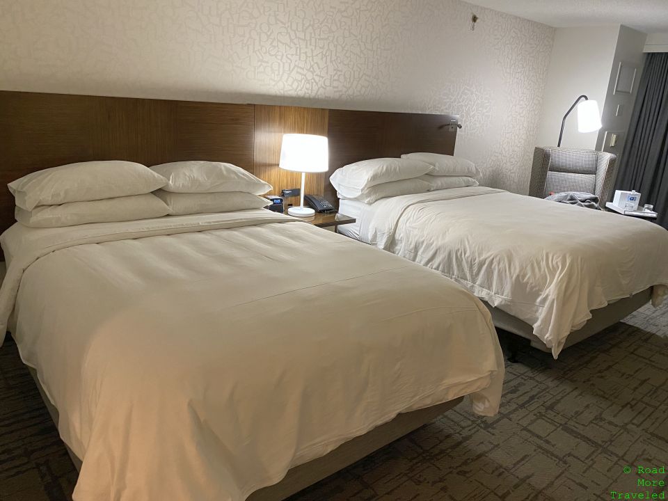 Renaissance ATL 2 queen beds guest room