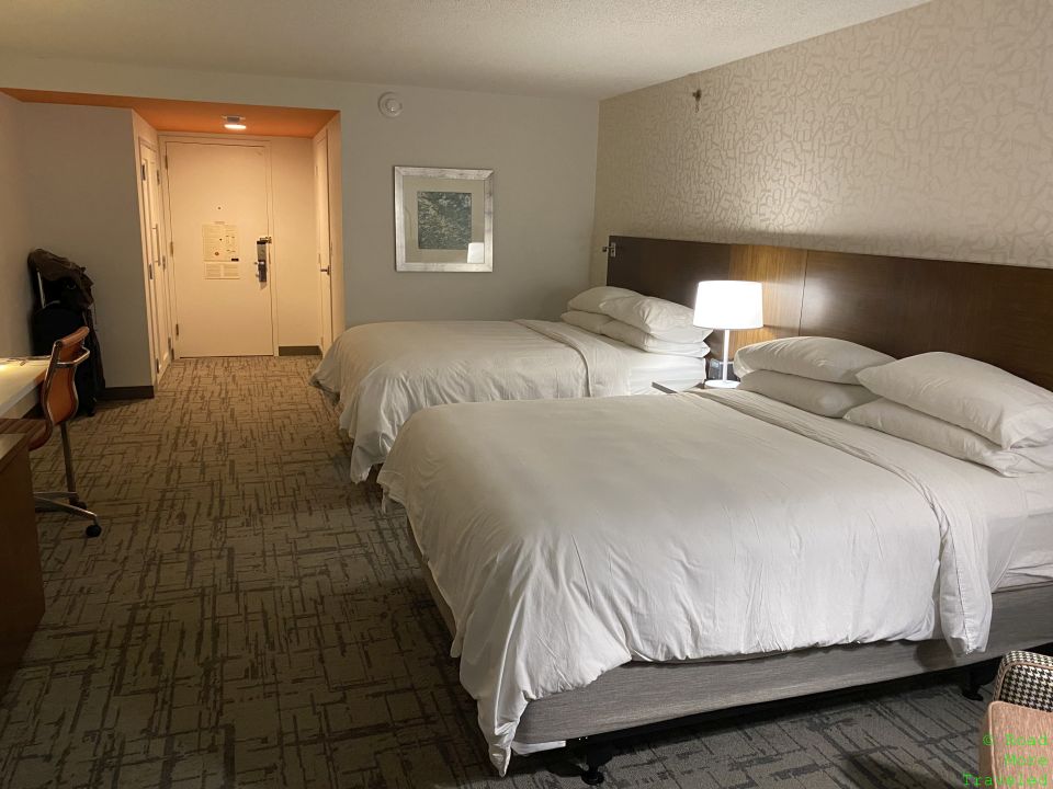 Renaissance ATL 2 queens guestroom