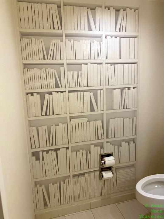 Renaissance Concourse Atlanta Airport Hotel bathroom