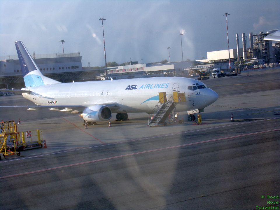 ASL Airlines B737-800 at MXP