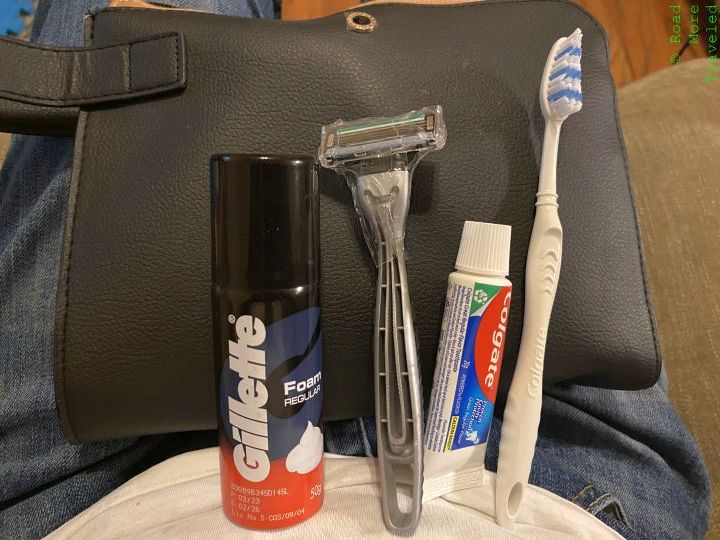 EK F amenity kit shaving and dental kit