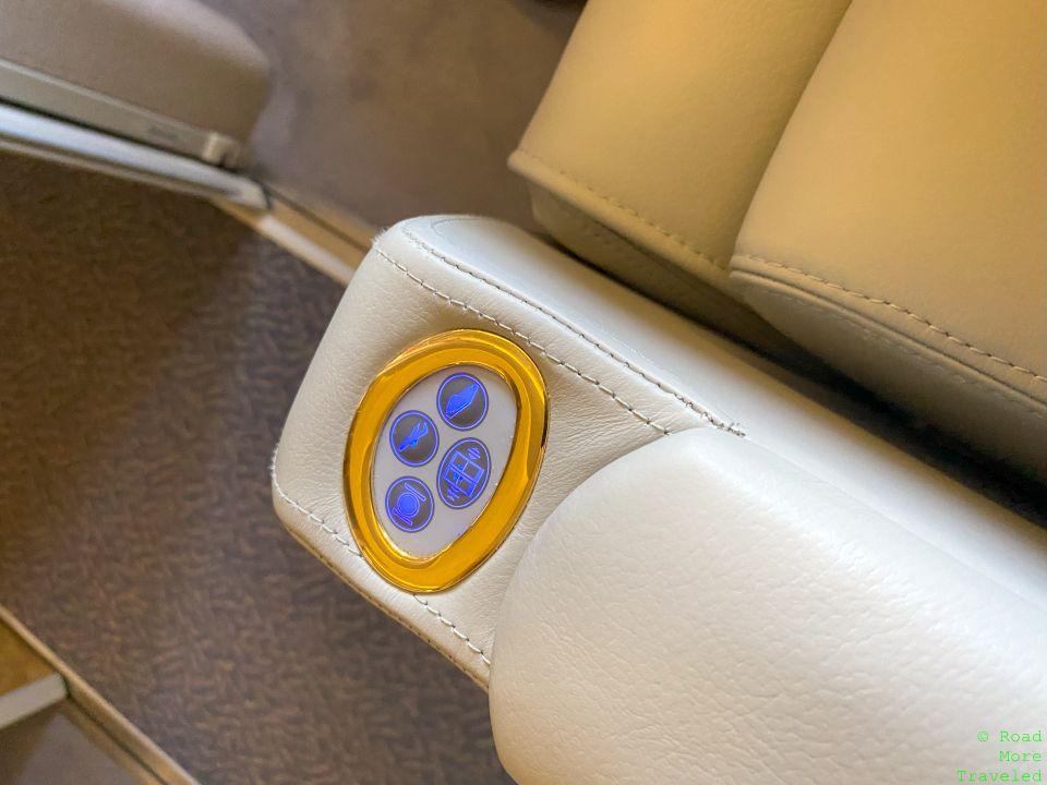 EK F basic seat controls