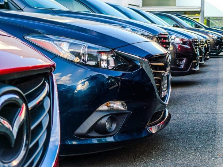 a row of cars parked in a row