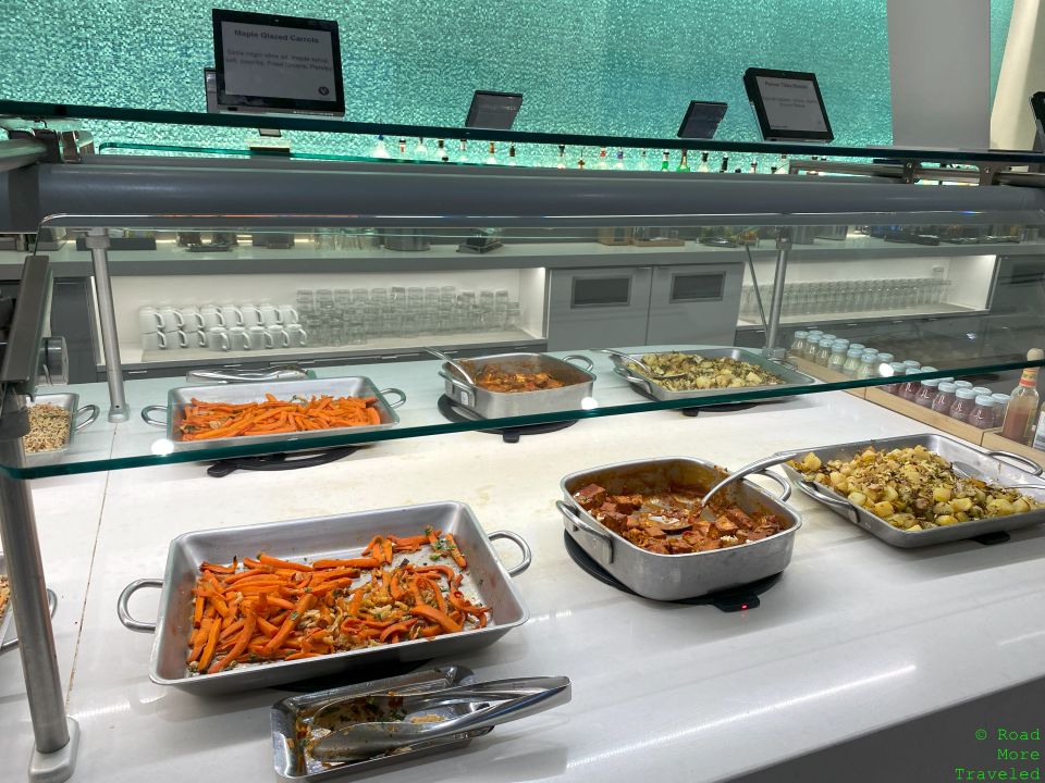 DFW Flagship Lounge additional lunch buffet