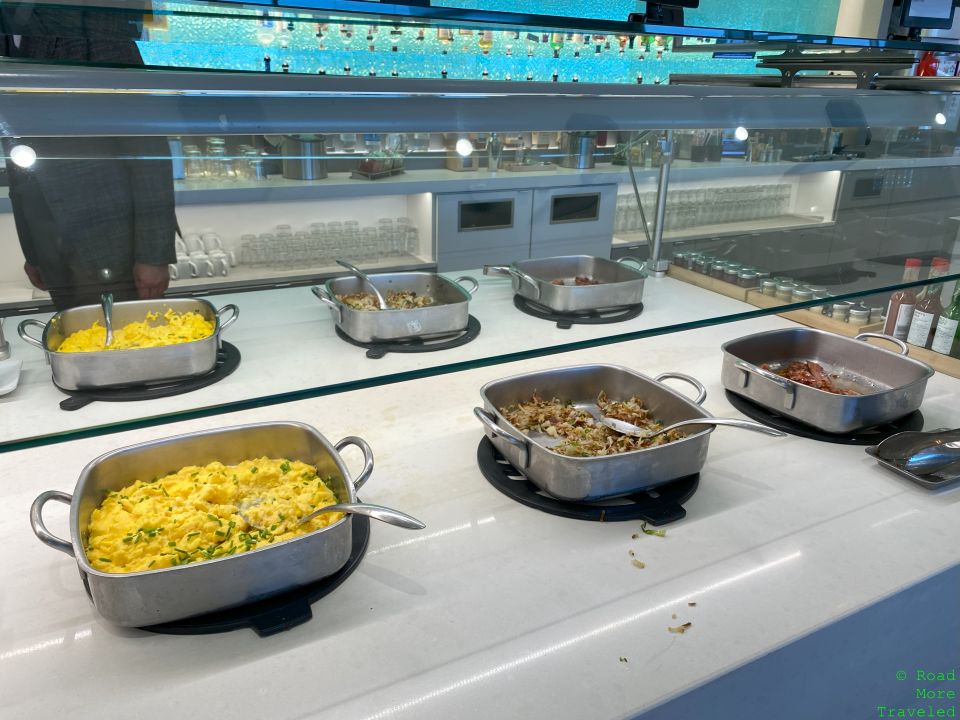 DFW Admirals Club additional breakfast buffet items