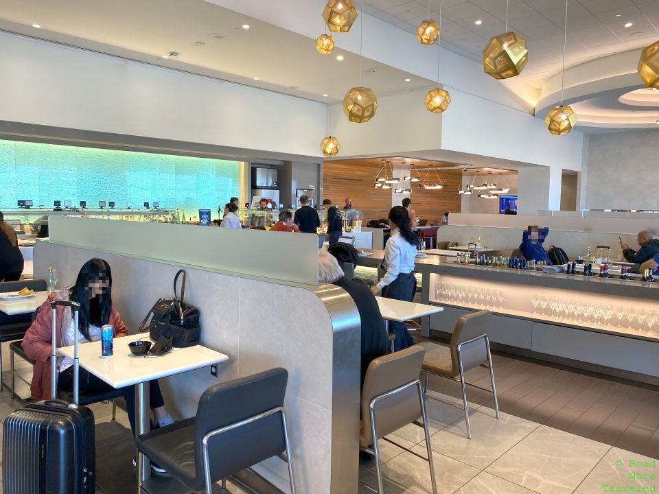American Flagship Lounge DFW dining area